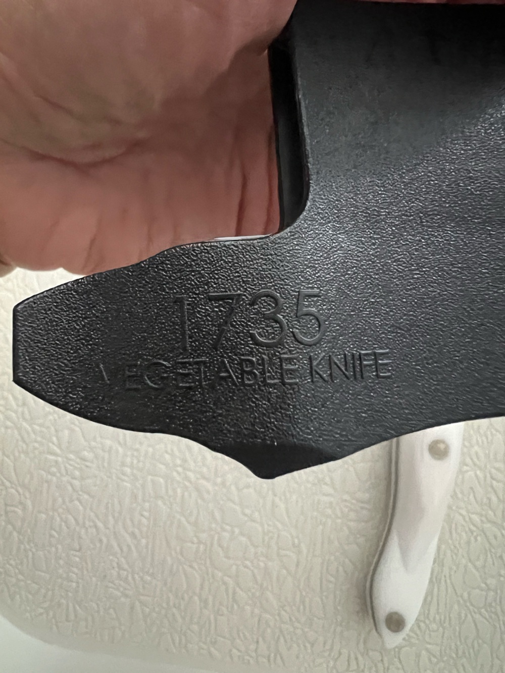 White Cutco Vegetable Knife #1735 with the original sleeve - Picture 4 of 5